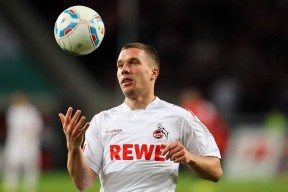 开云体育官网-哈登绝境重生！加时鏖战力克勇士，76人迎来蜕变时刻